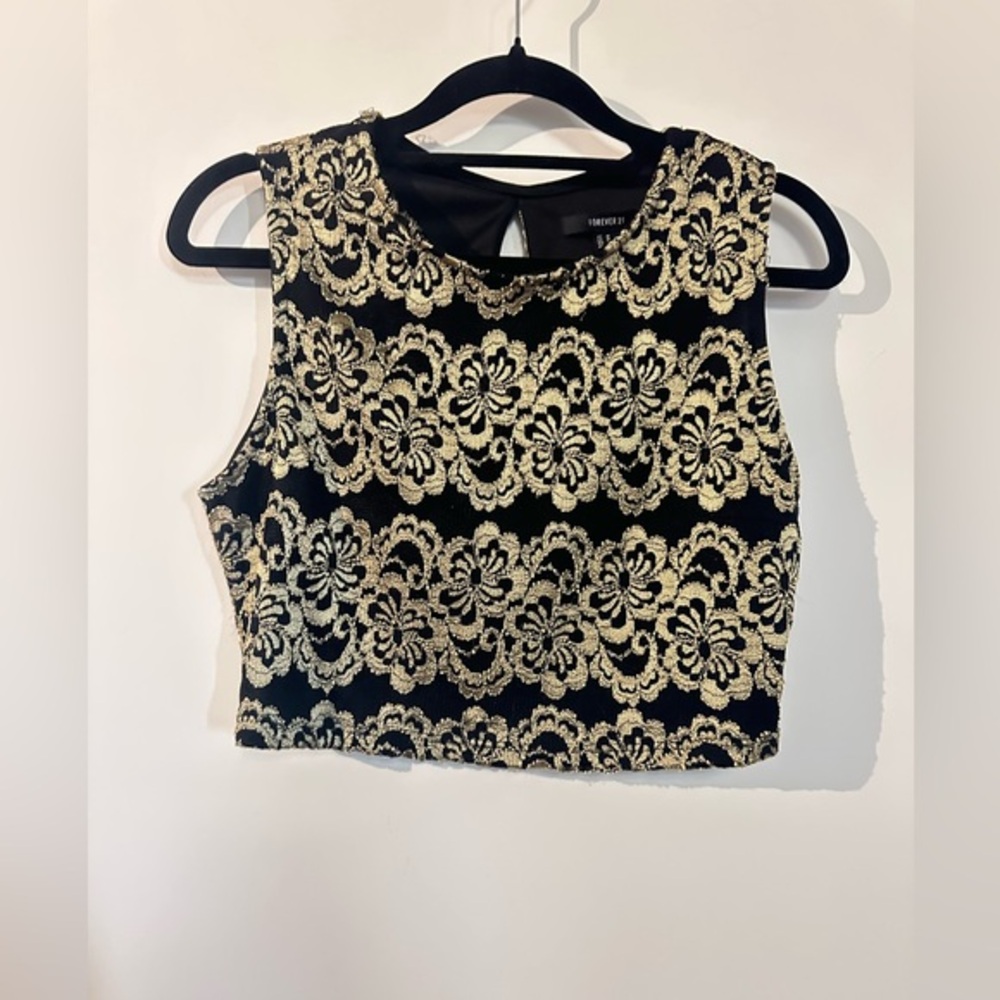 Forever 21 M Elegant Black-Gold Crop Top